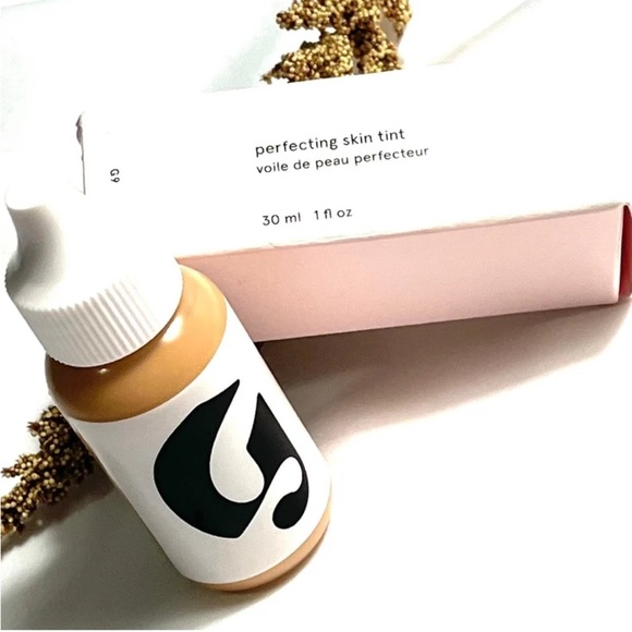 GLOSSIER Perfecting Skin Tint G4 - Picture 7 of 12